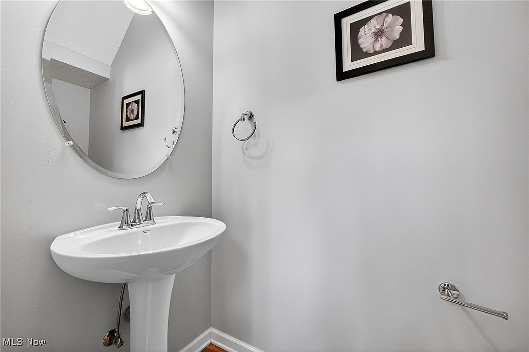 300 Lakewick Ln Willowick, OH 44095  | New build