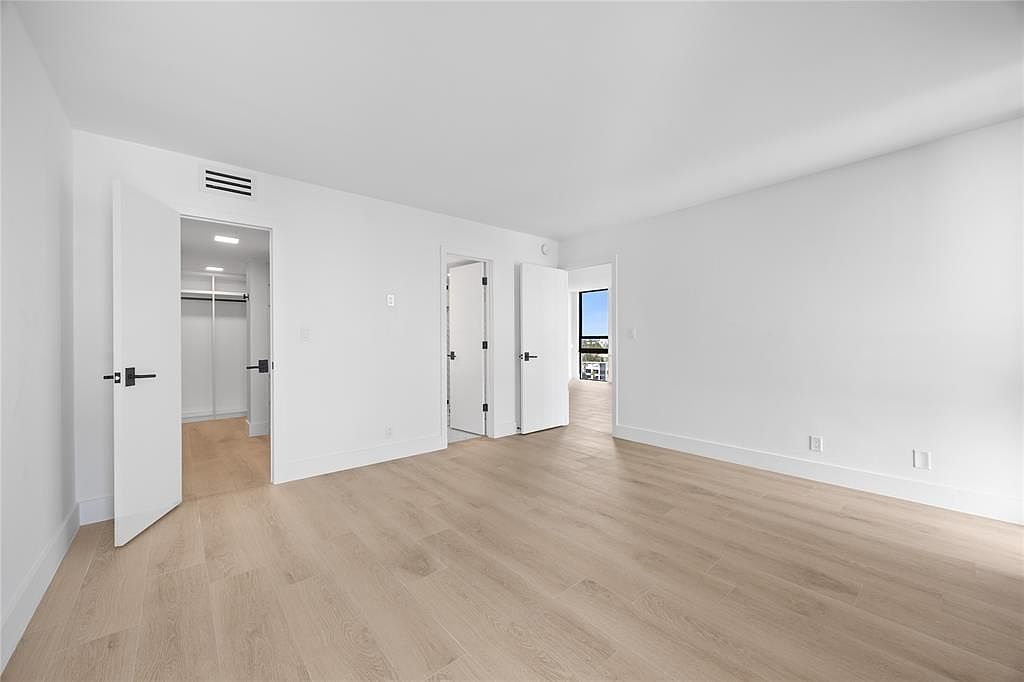 4800 E Bayview Dr #901 Fort Lauderdale, FL 33308 | Condominium