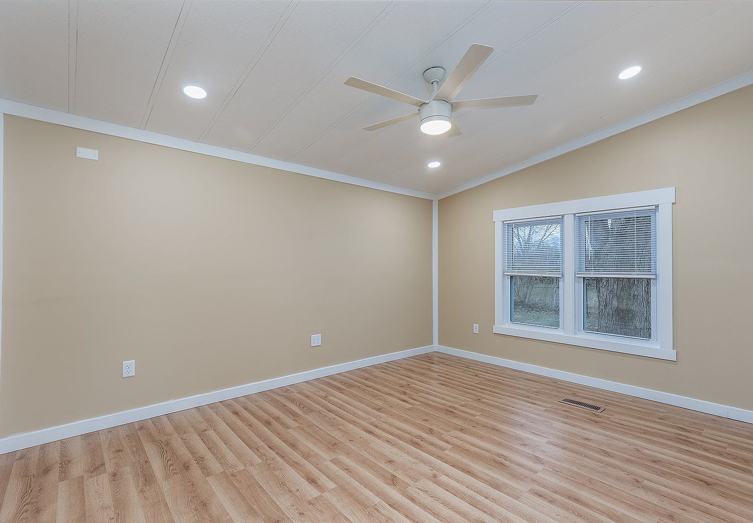 133 South St Seneca, IL 61360 | Single Family