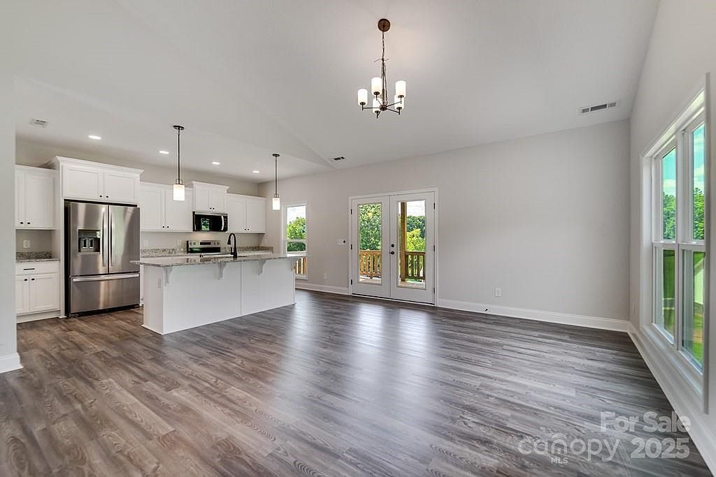 381 Scenic Ridge Cir Franklin, NC 28734 | Single Family