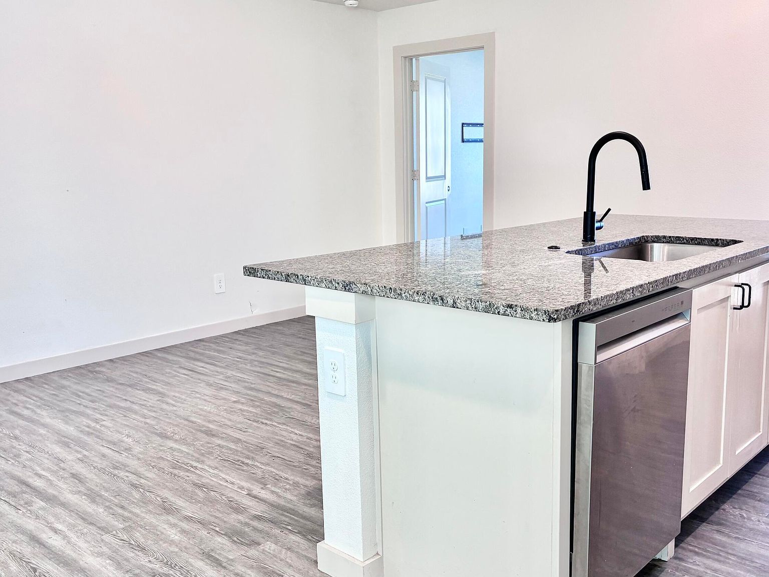 7705 Date Ave Lubbock, TX 79404  | Single Family