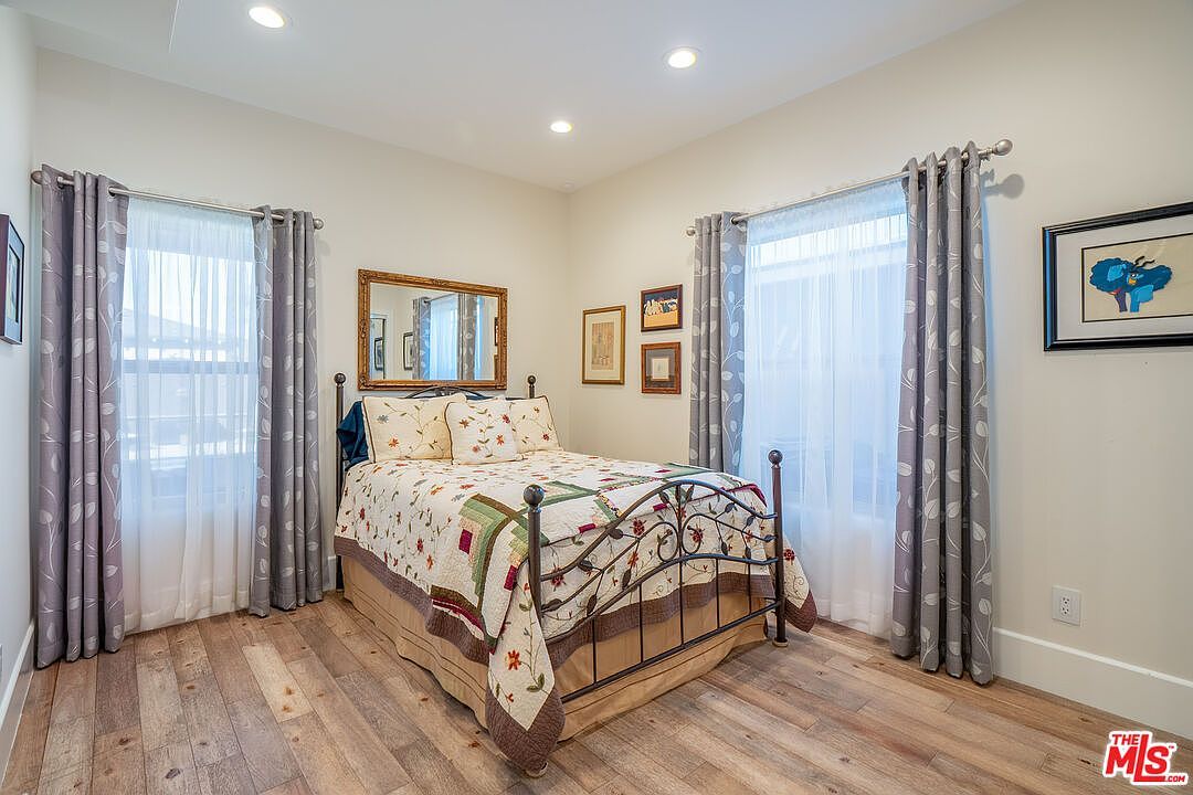 6411 W 85th St Los Angeles, CA 90045  | Single Family