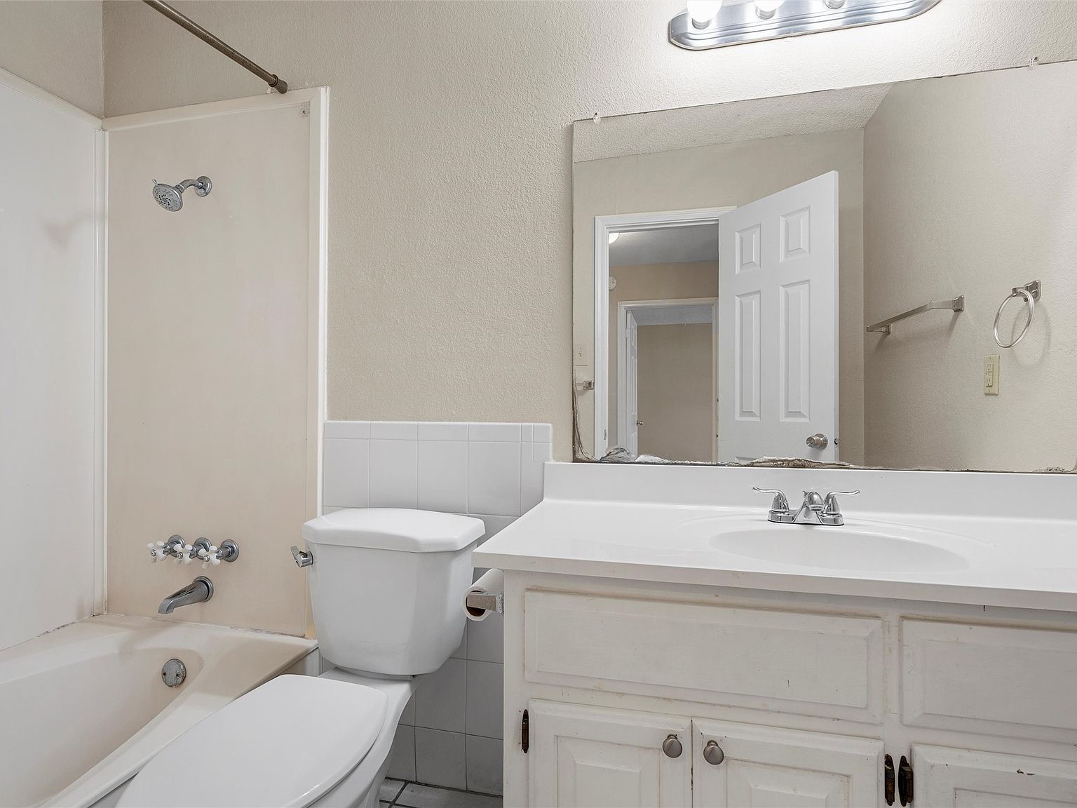 309 Crescent Dr Hewitt, TX 76643 | Single Family