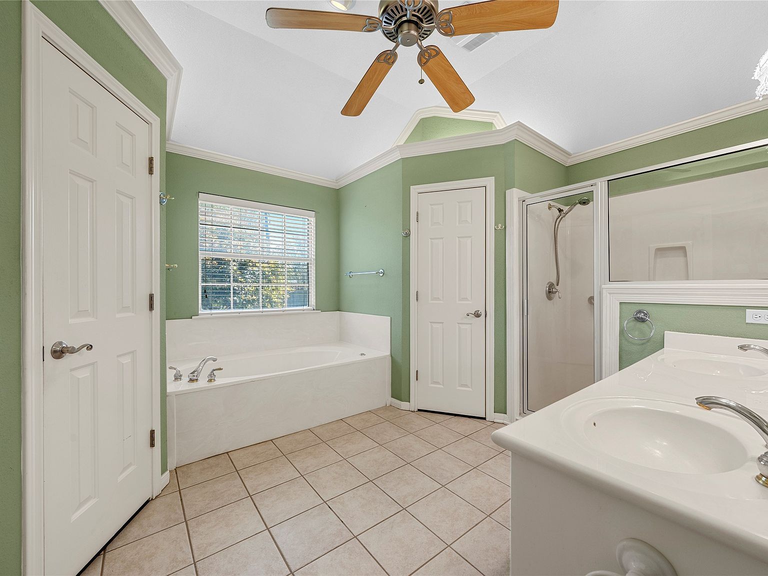 1209 Stonehill Cir Hewitt, TX 76643 | Single Family