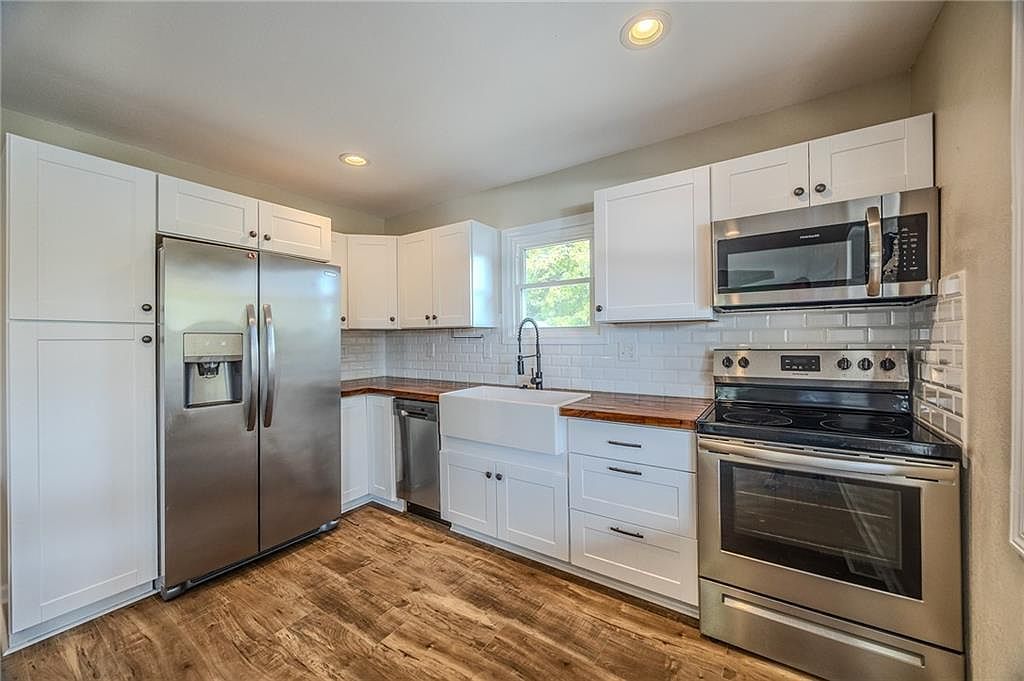 28247 W Cove Dr Lincoln, MO 65338  | Single Family