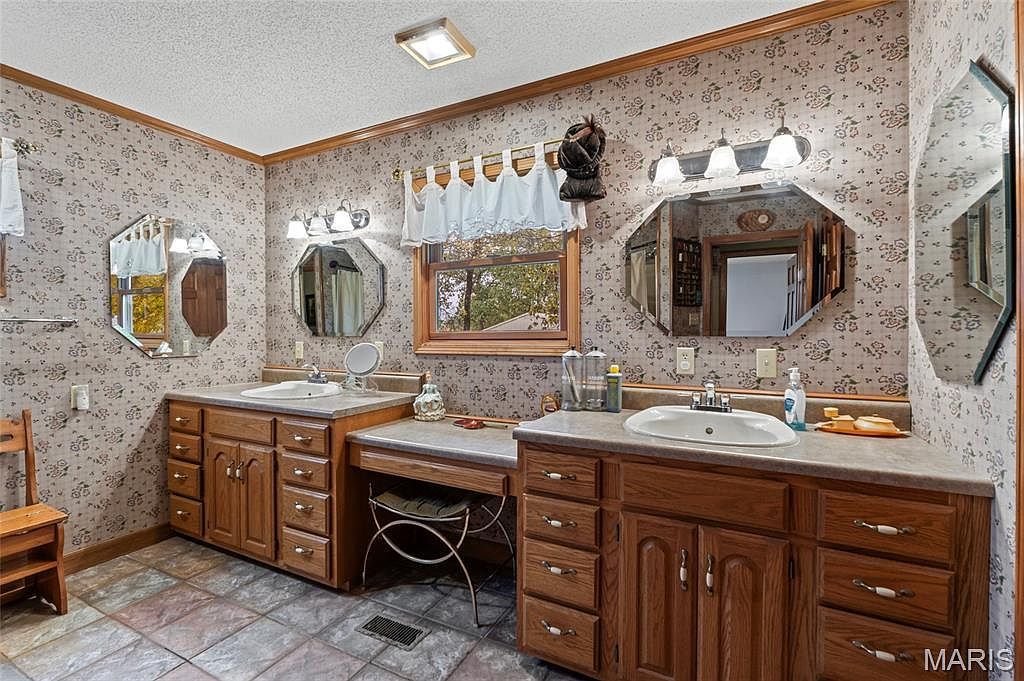 1310 Tillman Rd Farmington, MO 63640  | Single Family