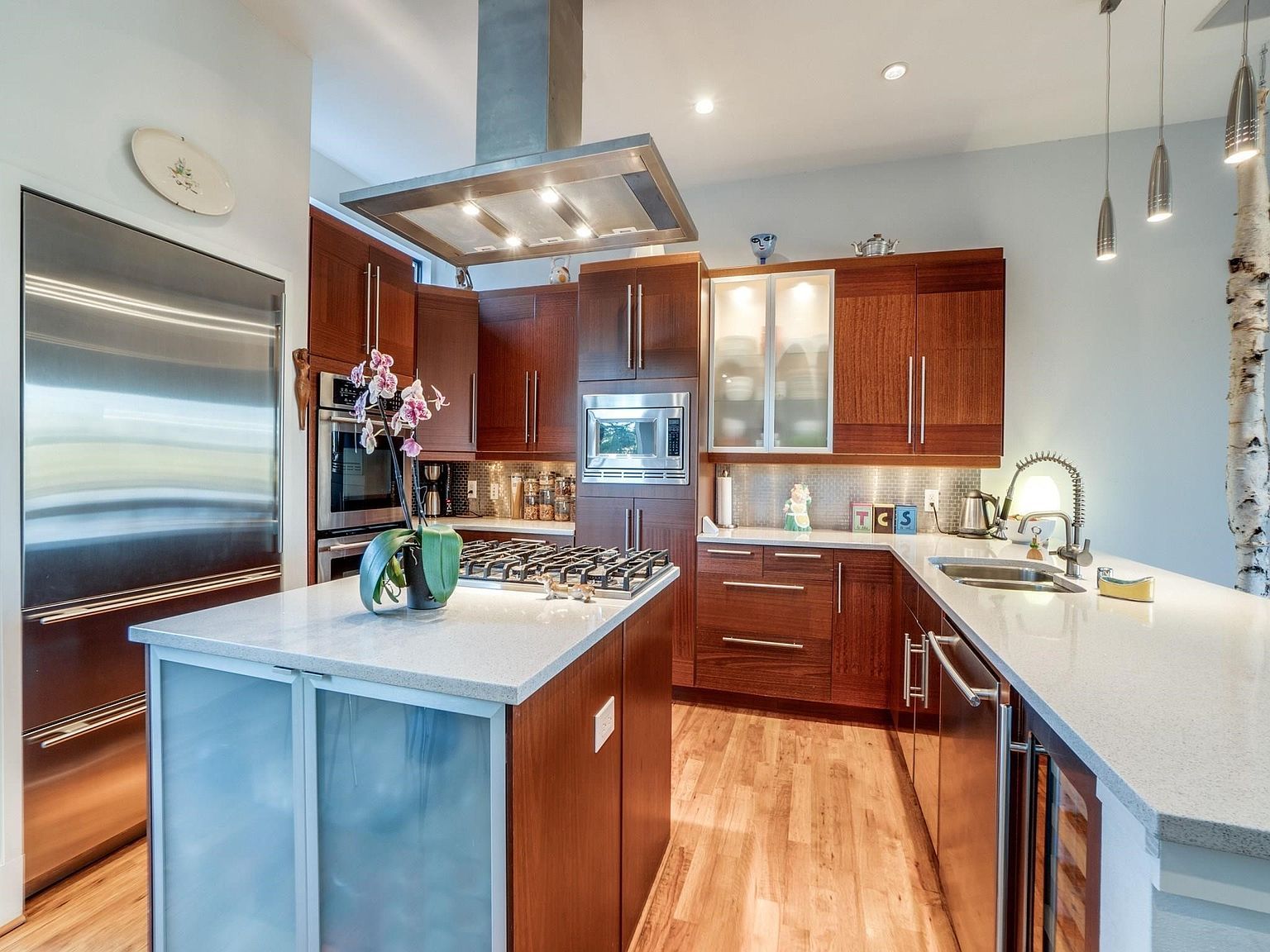 433 Trinity River Cir Dallas, TX 75203  | New build