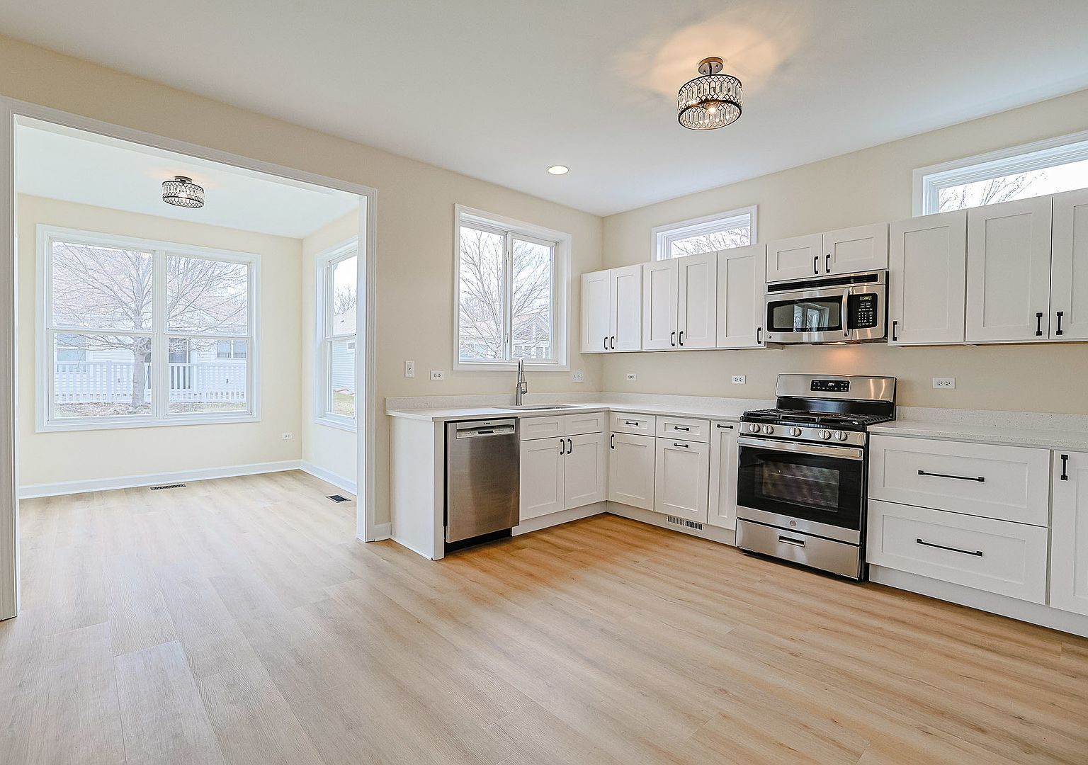 11687 Stonewater Xing Huntley, IL 60142 | Single Family