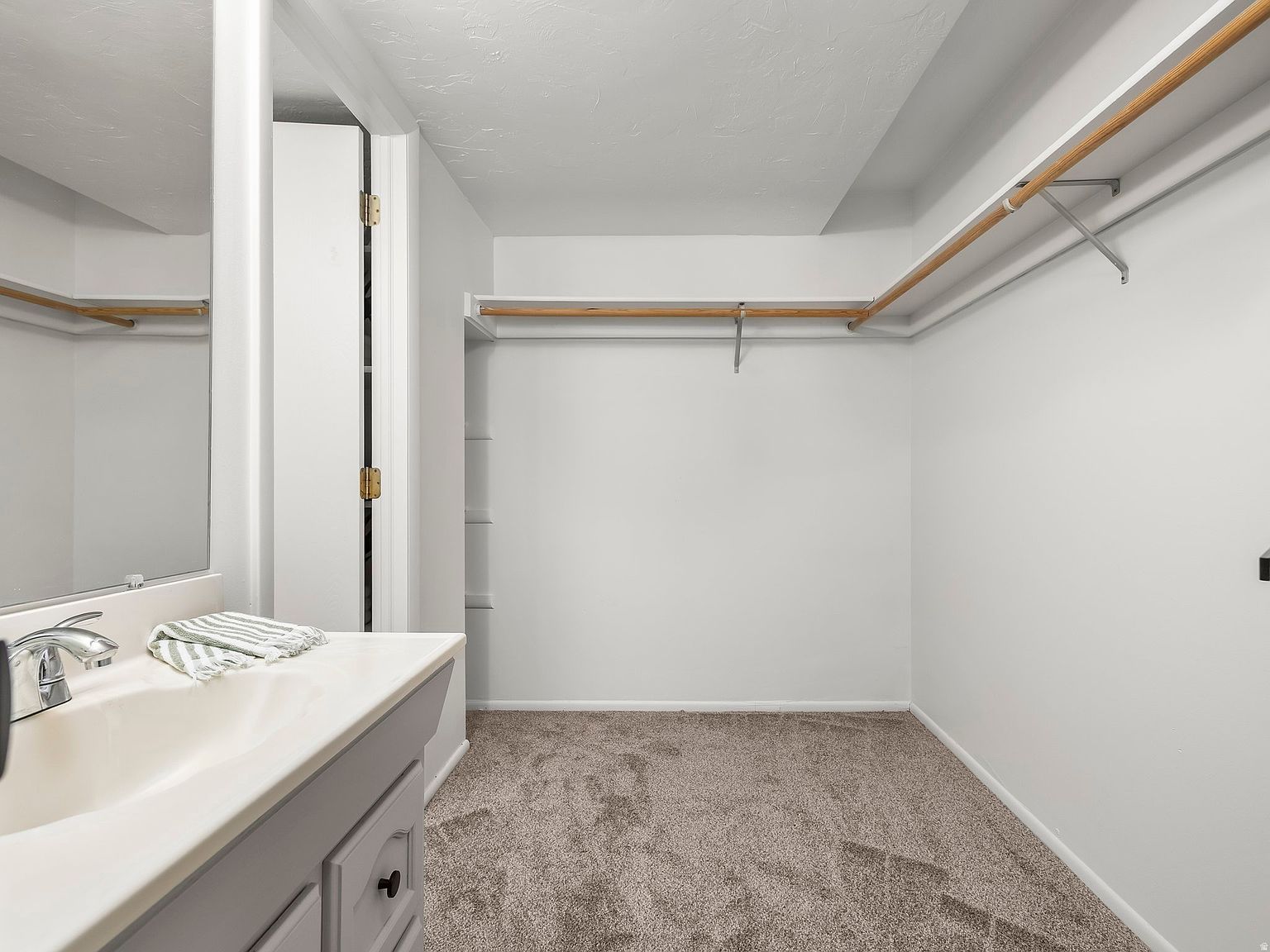 6129 S 1300th St E #T Salt Lake City, UT 84121 | Condominium