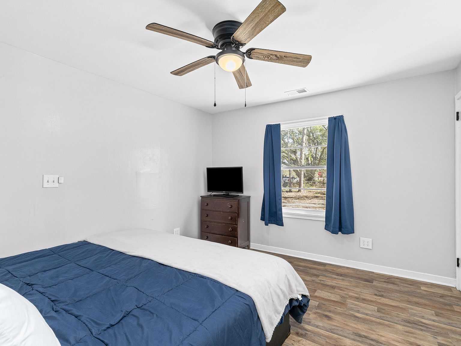 2401 Falcon Rd Charleston, SC 29406  | Single Family