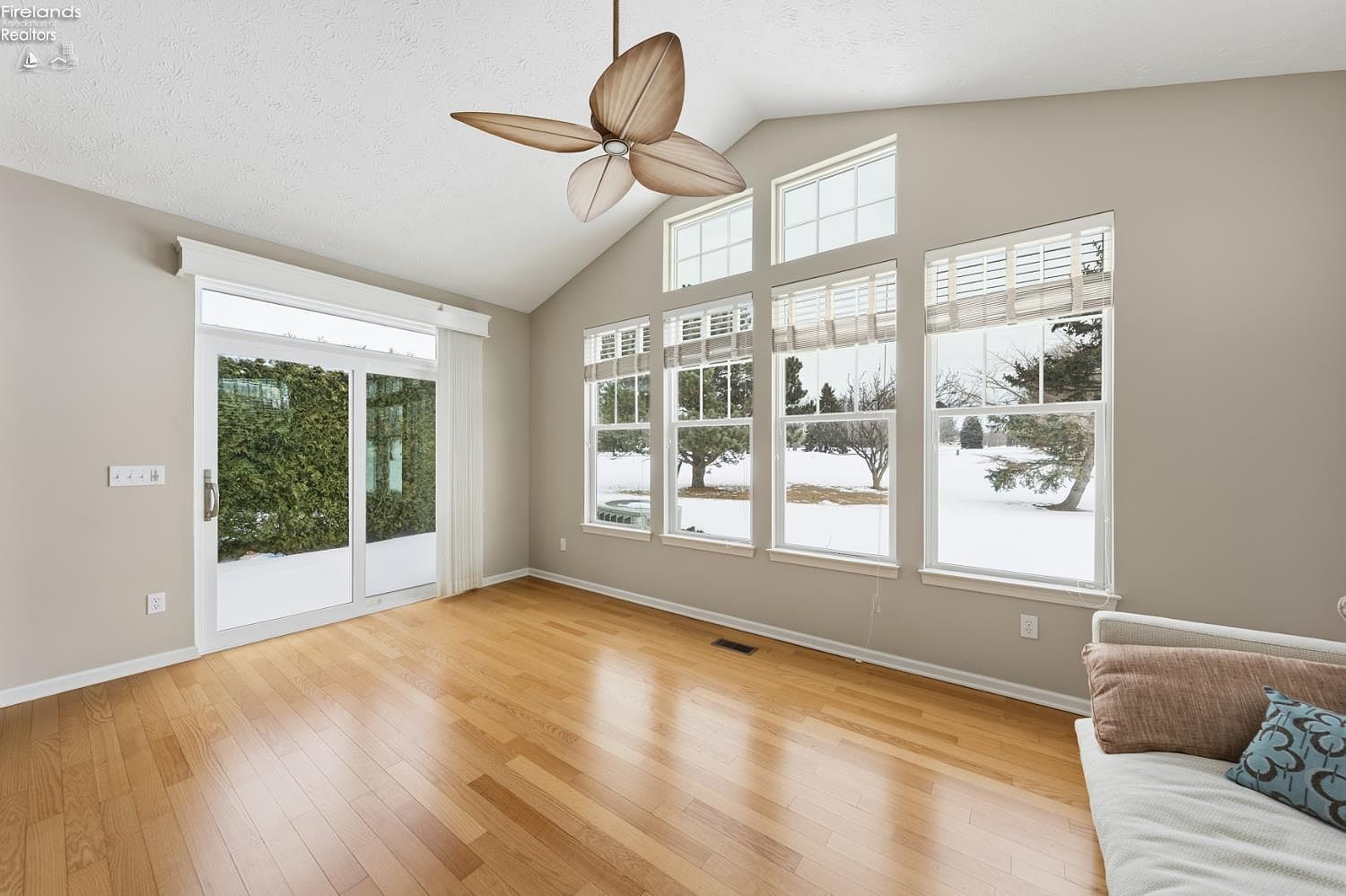 4439 E Harbors Edge Dr Port Clinton, OH 43452  | Condominium