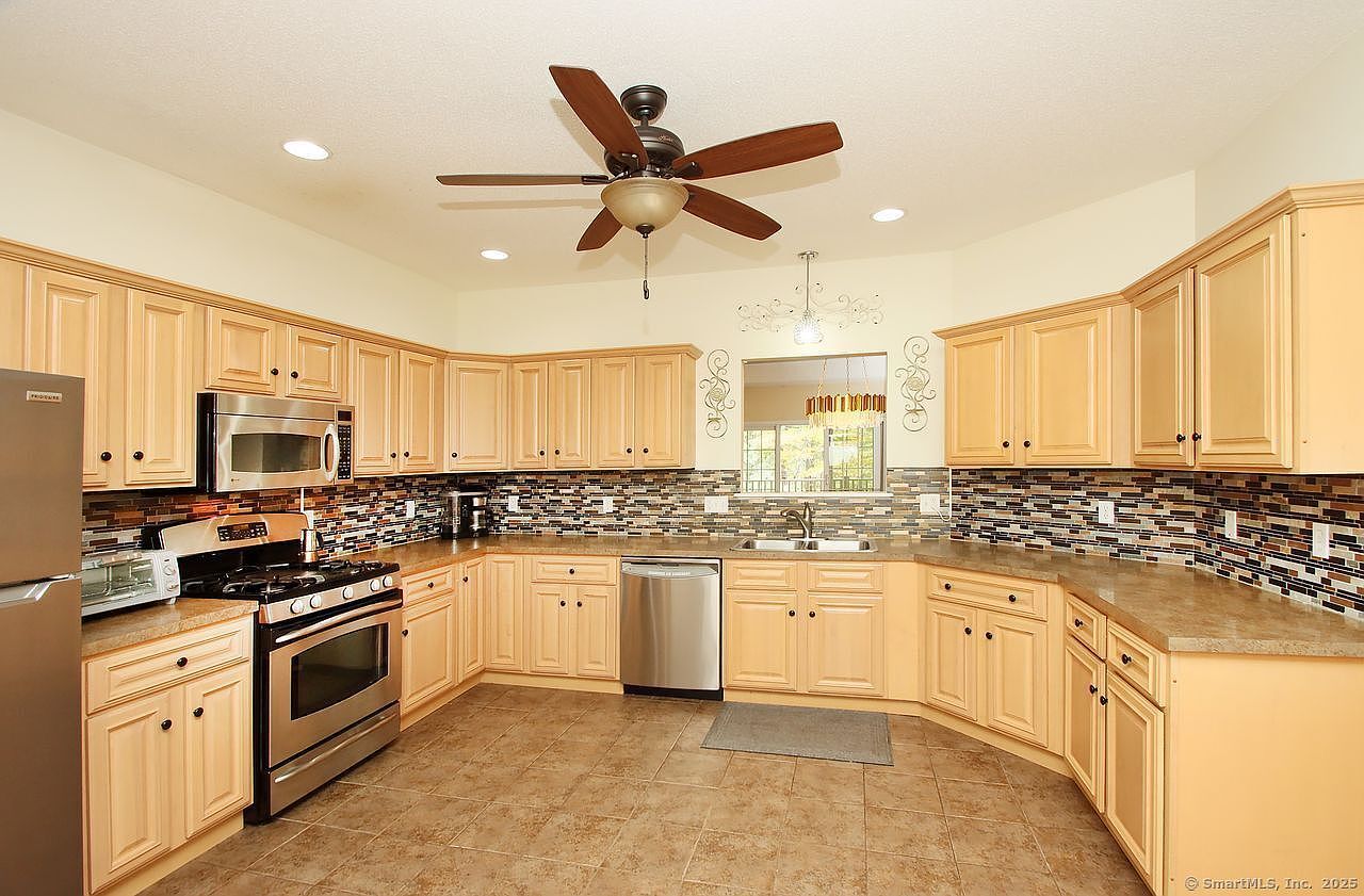 35 Todd St UNIT 103 Hamden, CT 06518 | Condominium