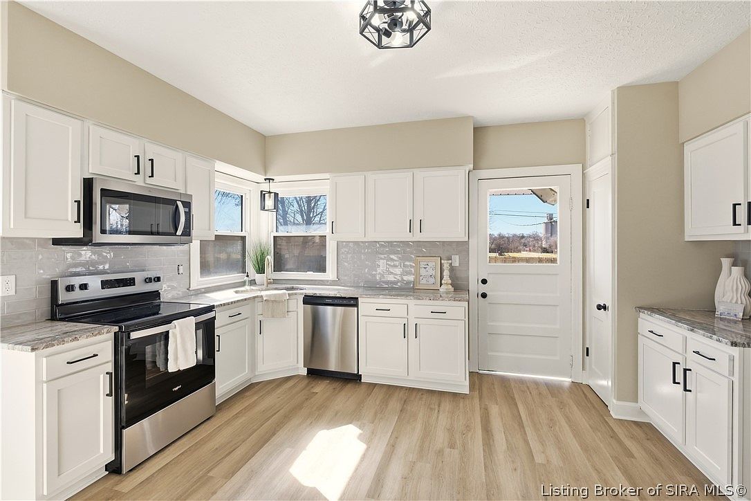 604 Lincoln Blvd Sellersburg, IN 47172 | Single Family