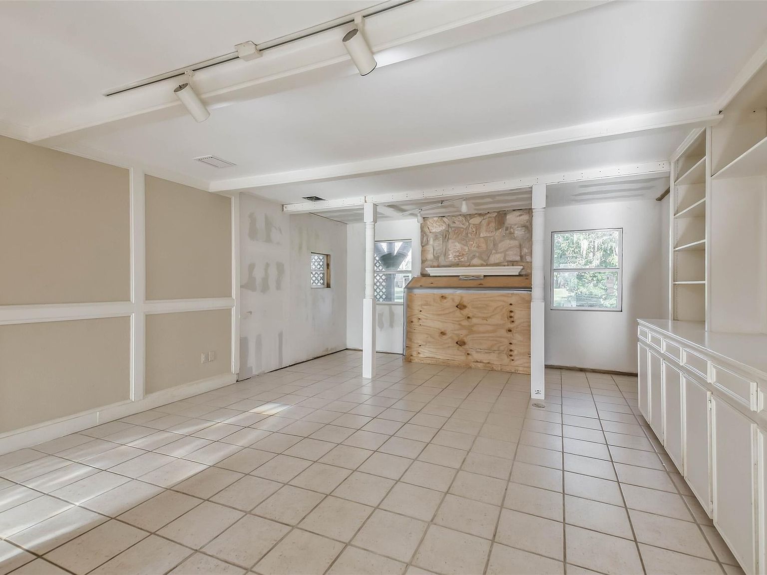 2253 River Valley Dr West Columbia, TX 77486  | Single Family