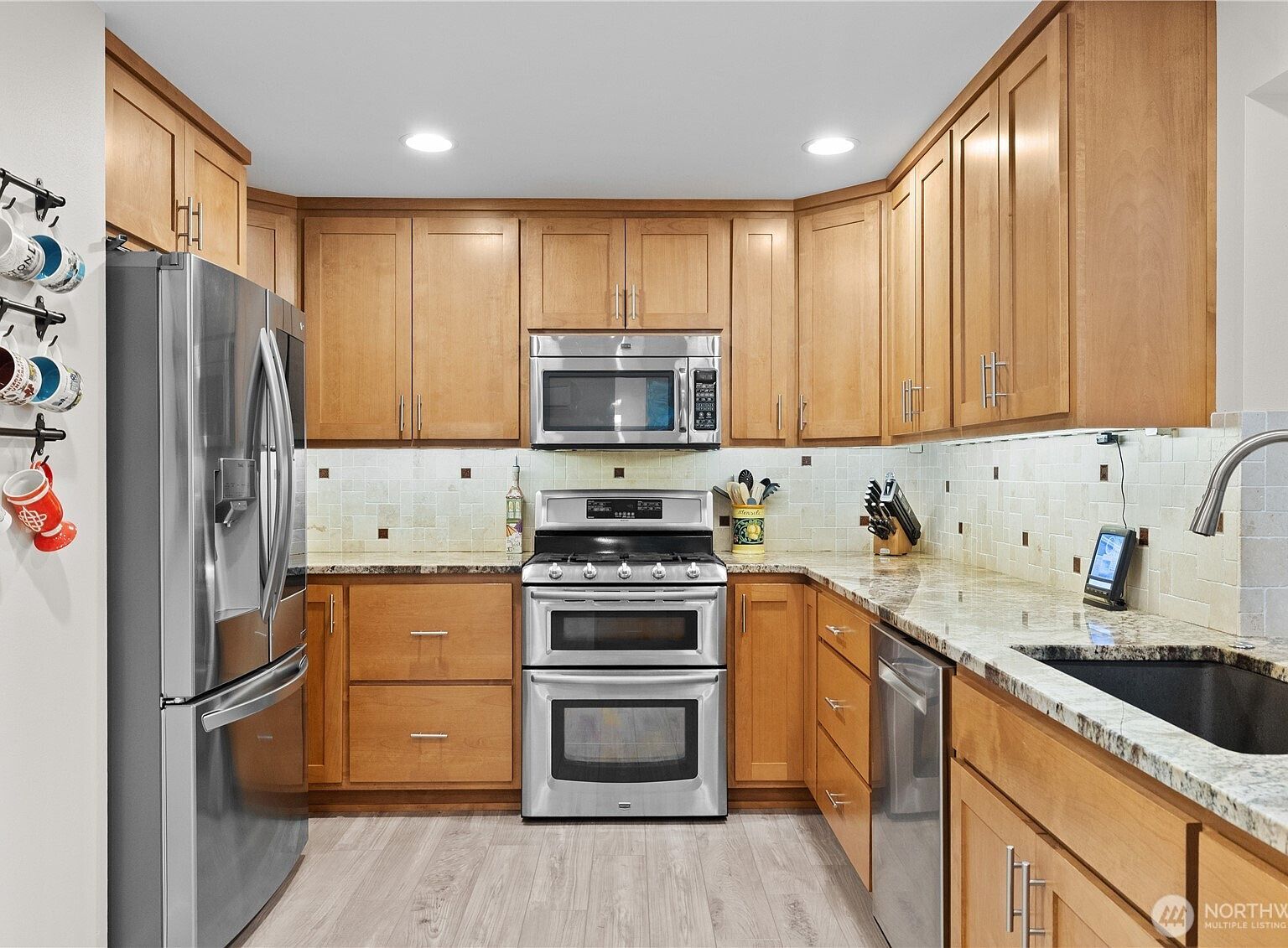 9238 50th Pl W Mukilteo, WA 98275  | Single Family