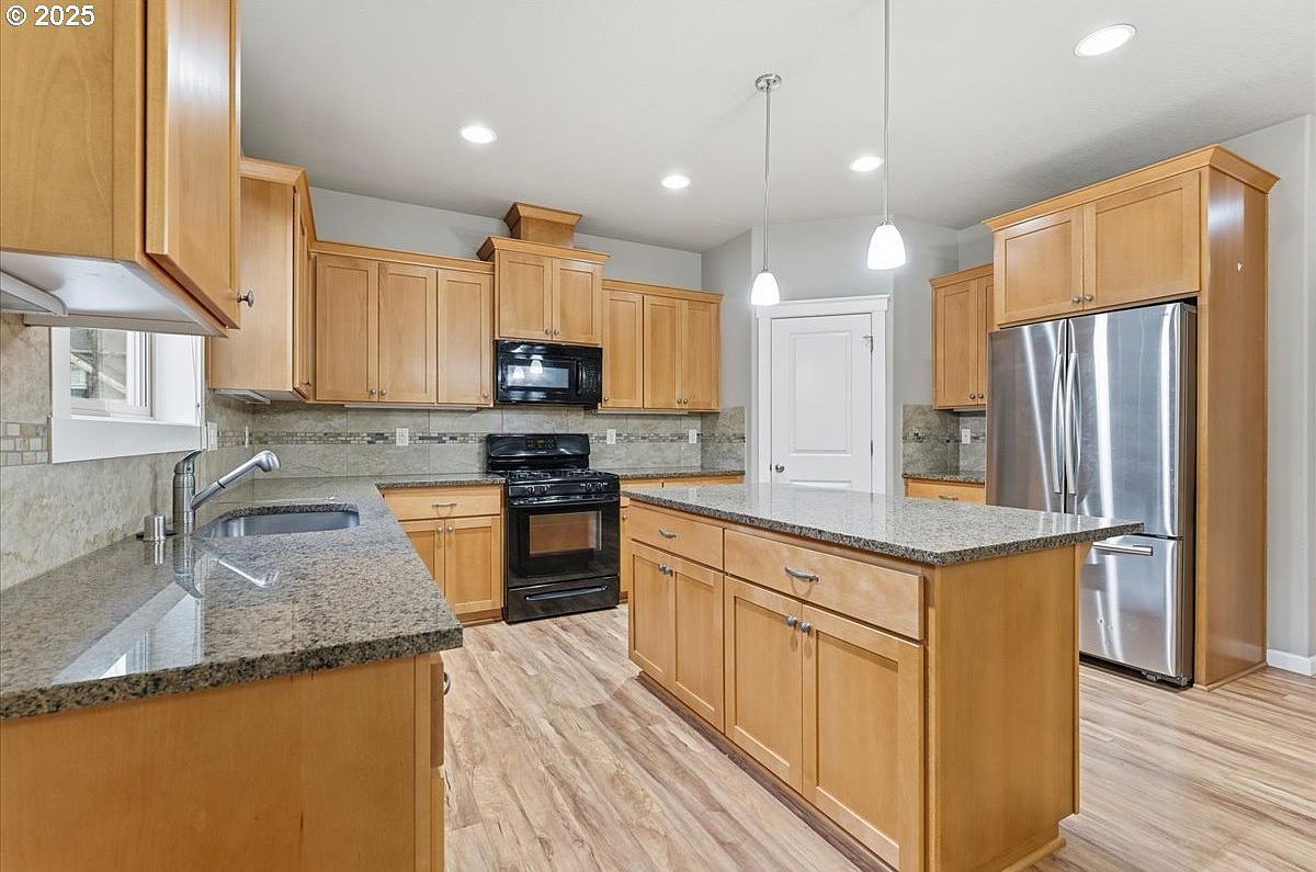 10213 NE 132nd Ave Vancouver, WA 98682  | Single Family