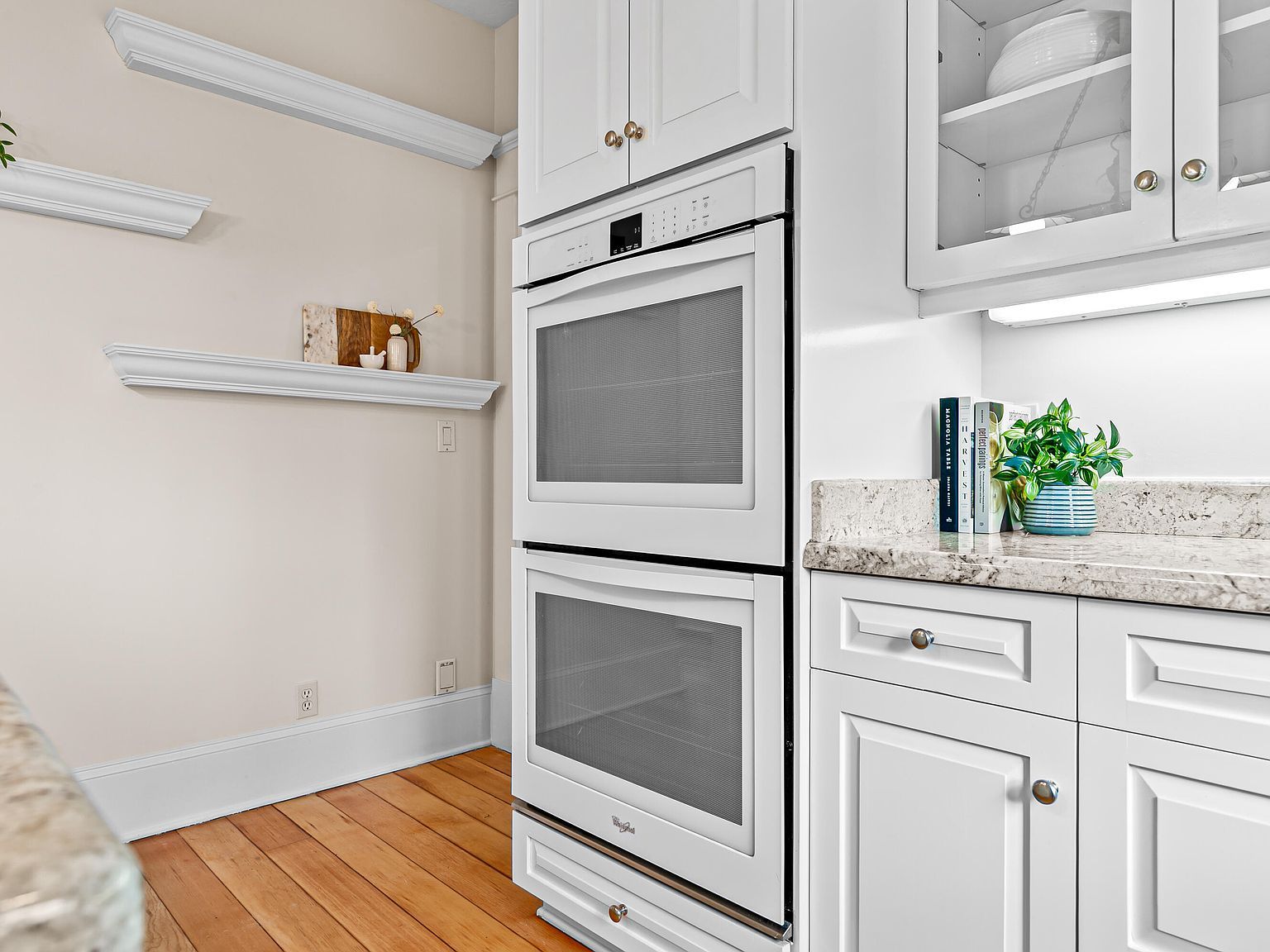 283 High St Ashland, OR 97520  | Single Family