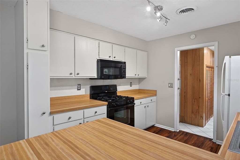 746 SE 29th Ter Ocala, FL 34471  | Single Family