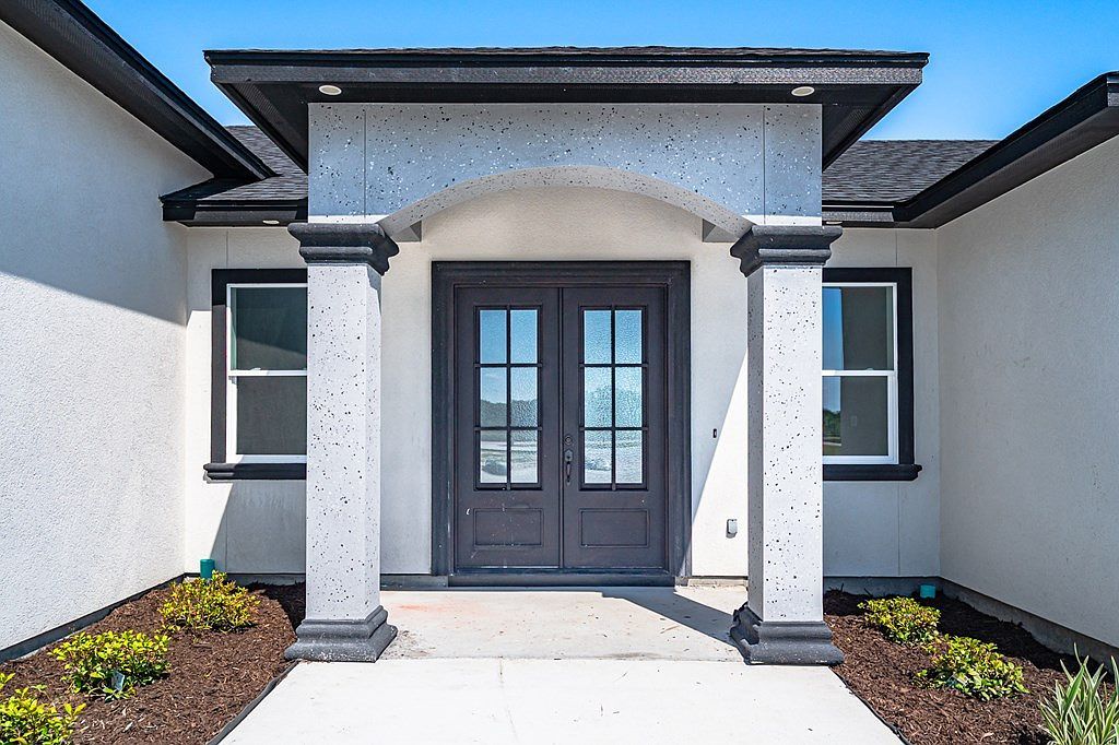 104 Windcrest Ln Rockport, TX 78382 | Single Family