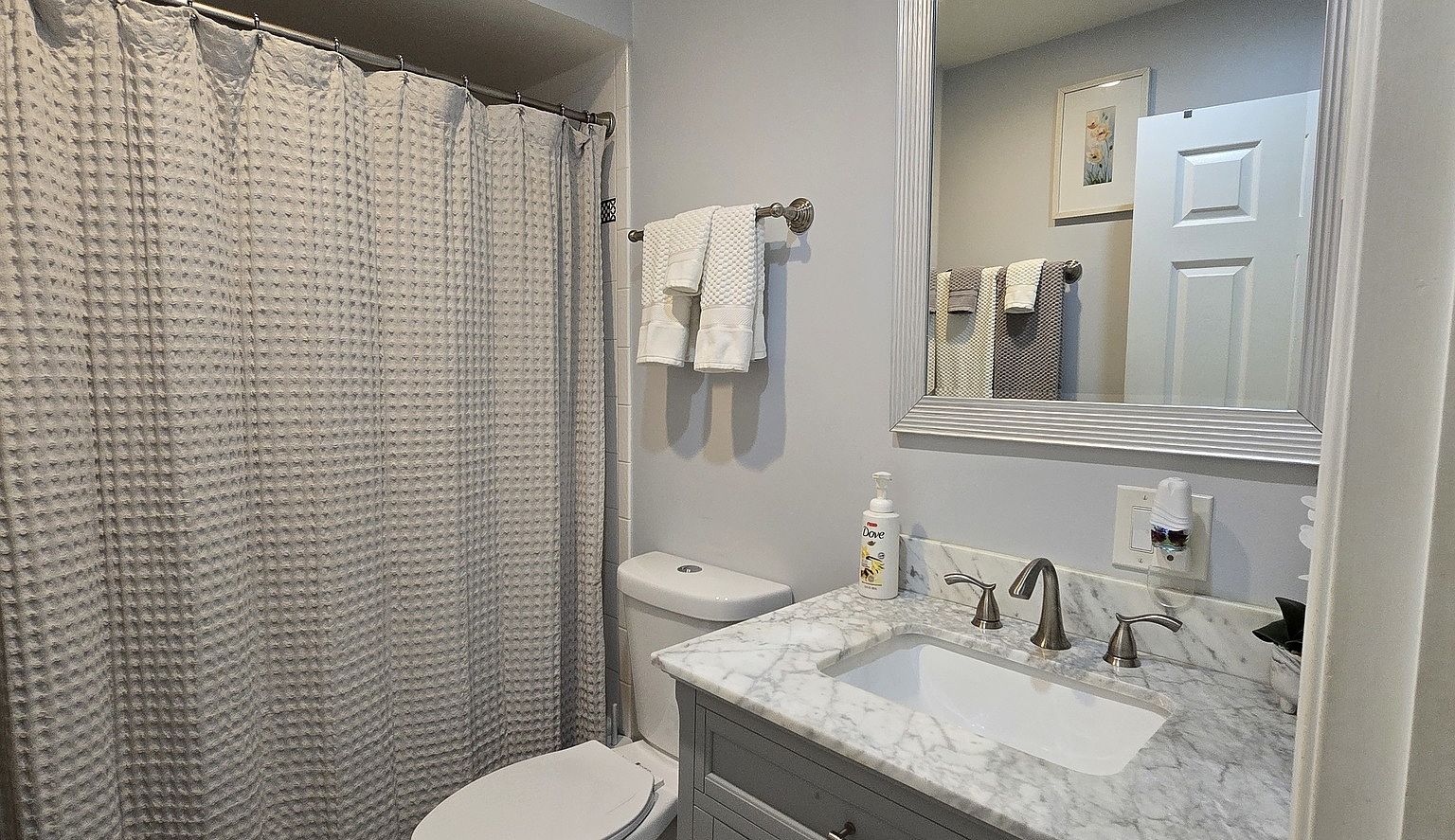 10467 Dearlove Rd APT 6 Glenview, IL 60025 | Condominium