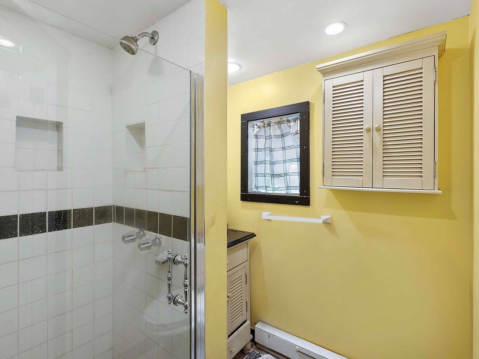 74 Richardson Ave East Hampton, NY 11937 | Single Family