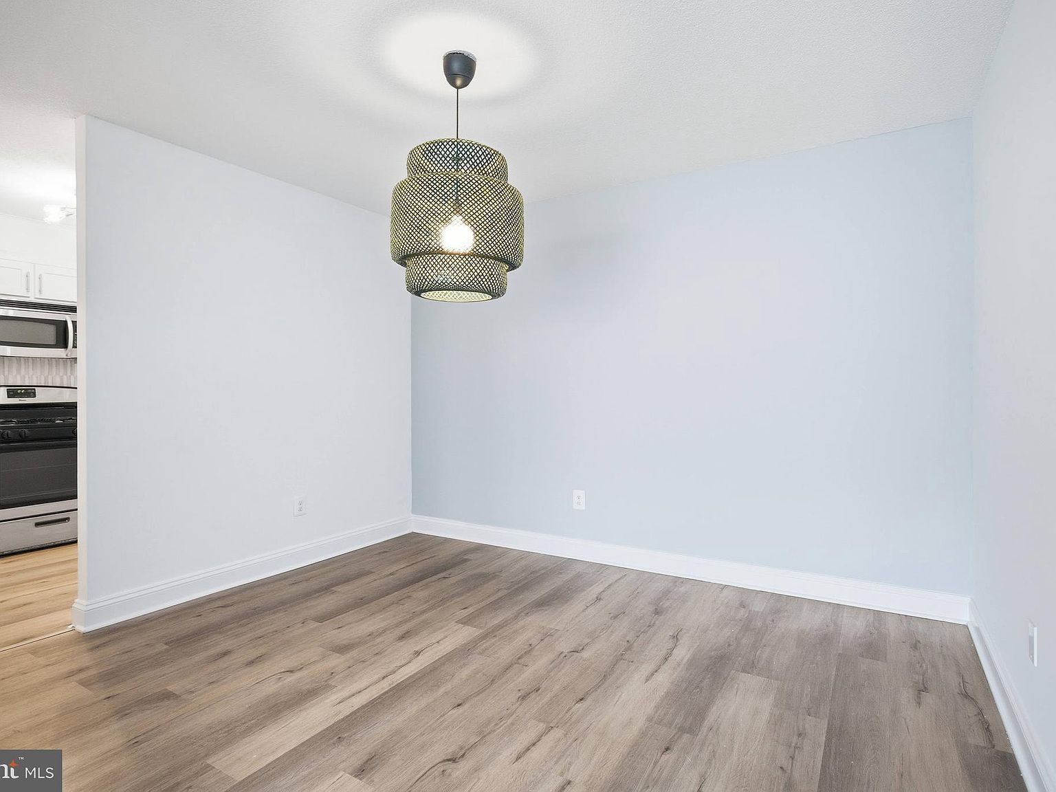 1300 Army Navy Dr APT 124 Arlington, VA 22202  | Condominium