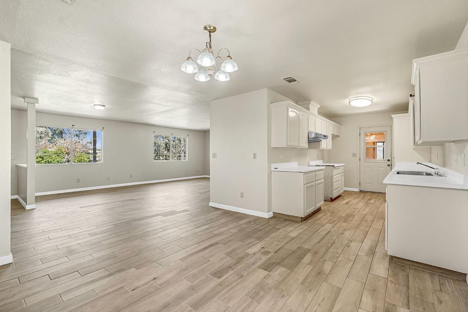 7990 S McMullin Grade Fresno, CA 93706  | Single Family