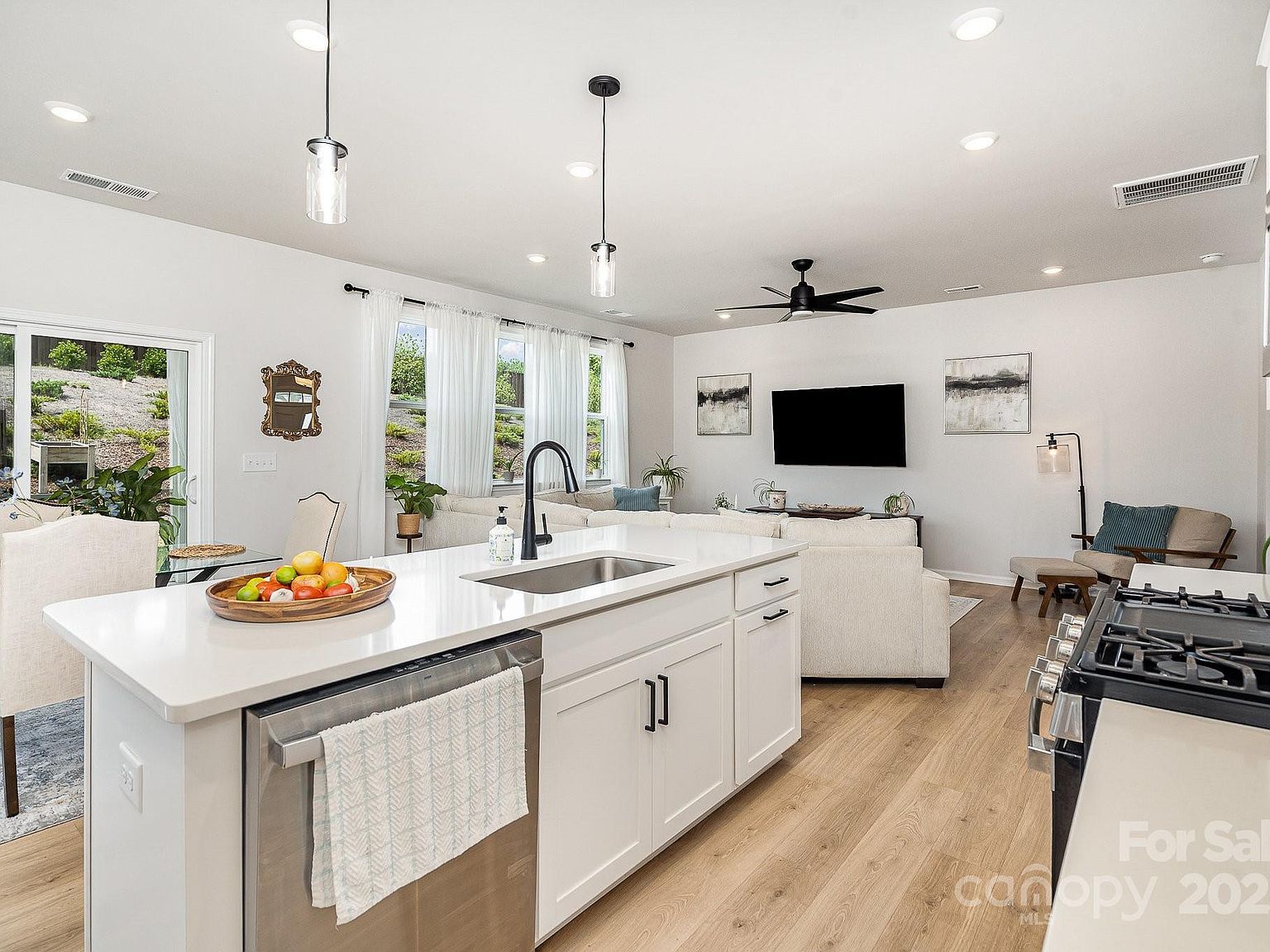 16018 River Tree Ln Charlotte, NC 28278 | Single Family