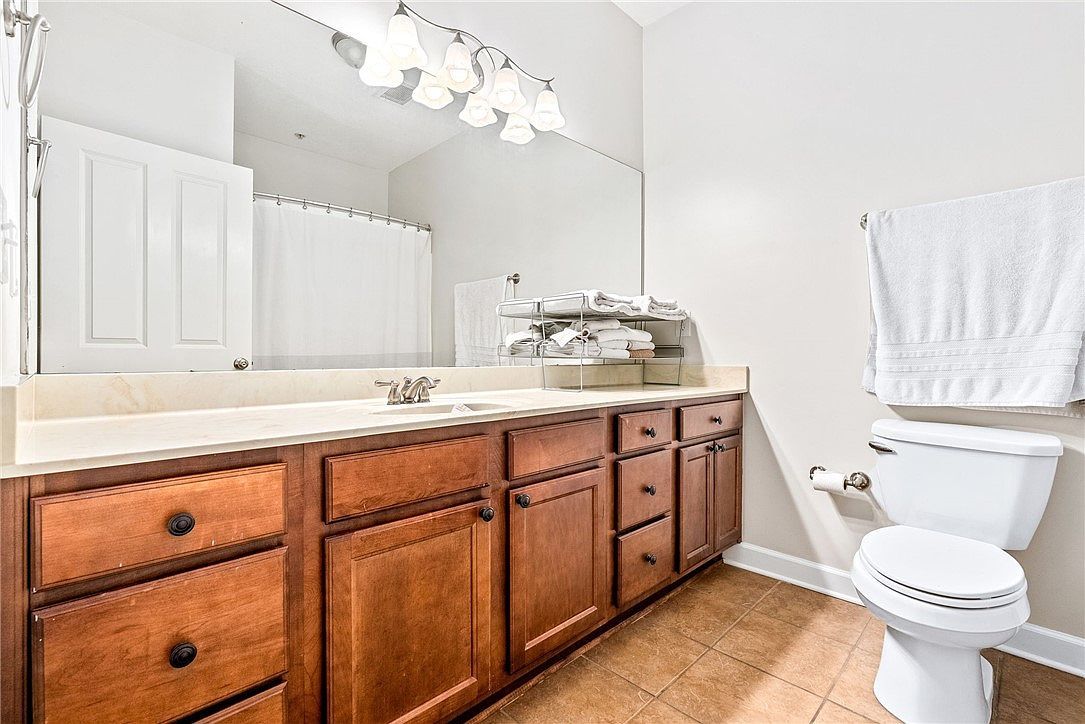 607 W Glenn Ave Unit 103 Auburn, AL 36832  | Condominium