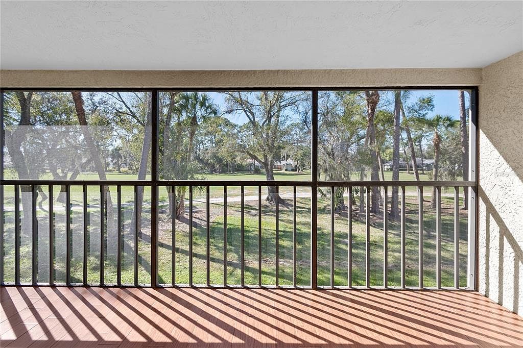 6110 Country Club Way APT 204 Sarasota, FL 34243 | Condominium