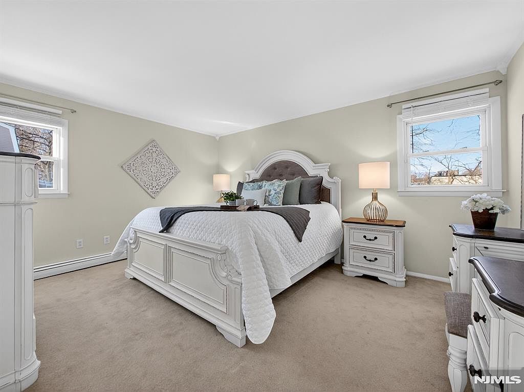 33 Sherwood Dr Ramsey, NJ 07446  | Single Family