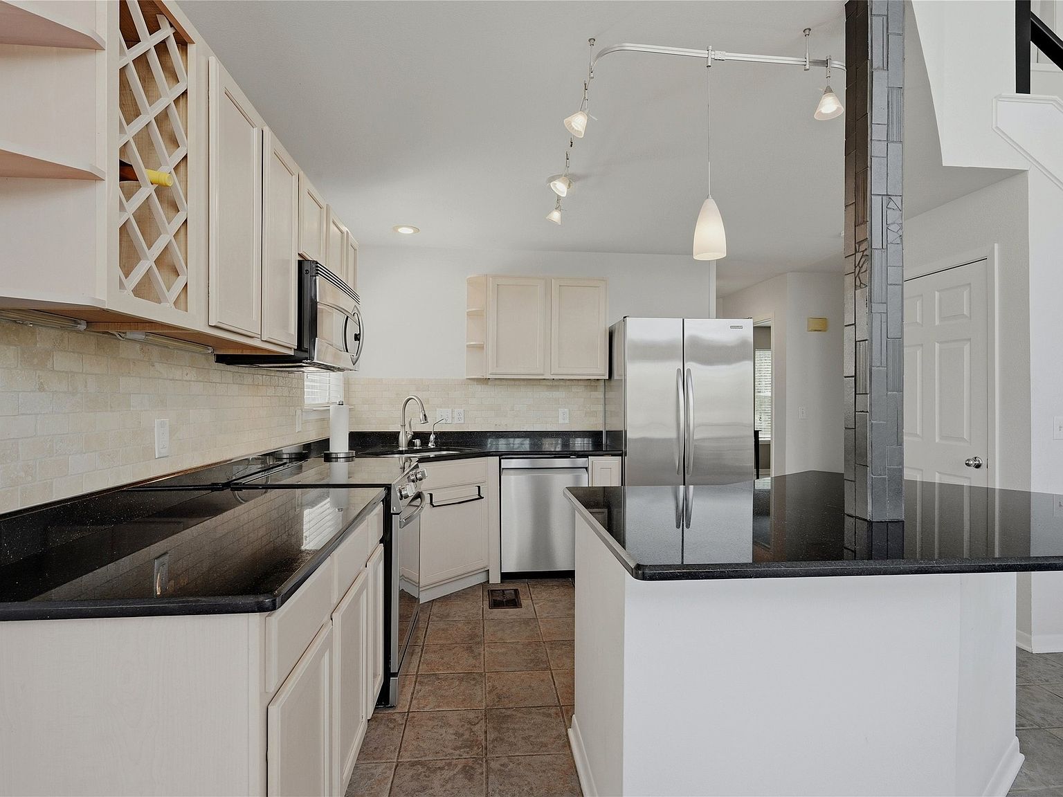 102 Hacienda Dr Pottsboro, TX 75076  | Single Family