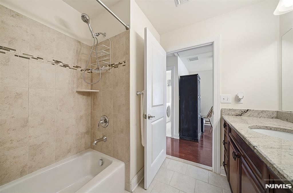 23 Dogwood Ln Haskell, NJ 07420  | New build