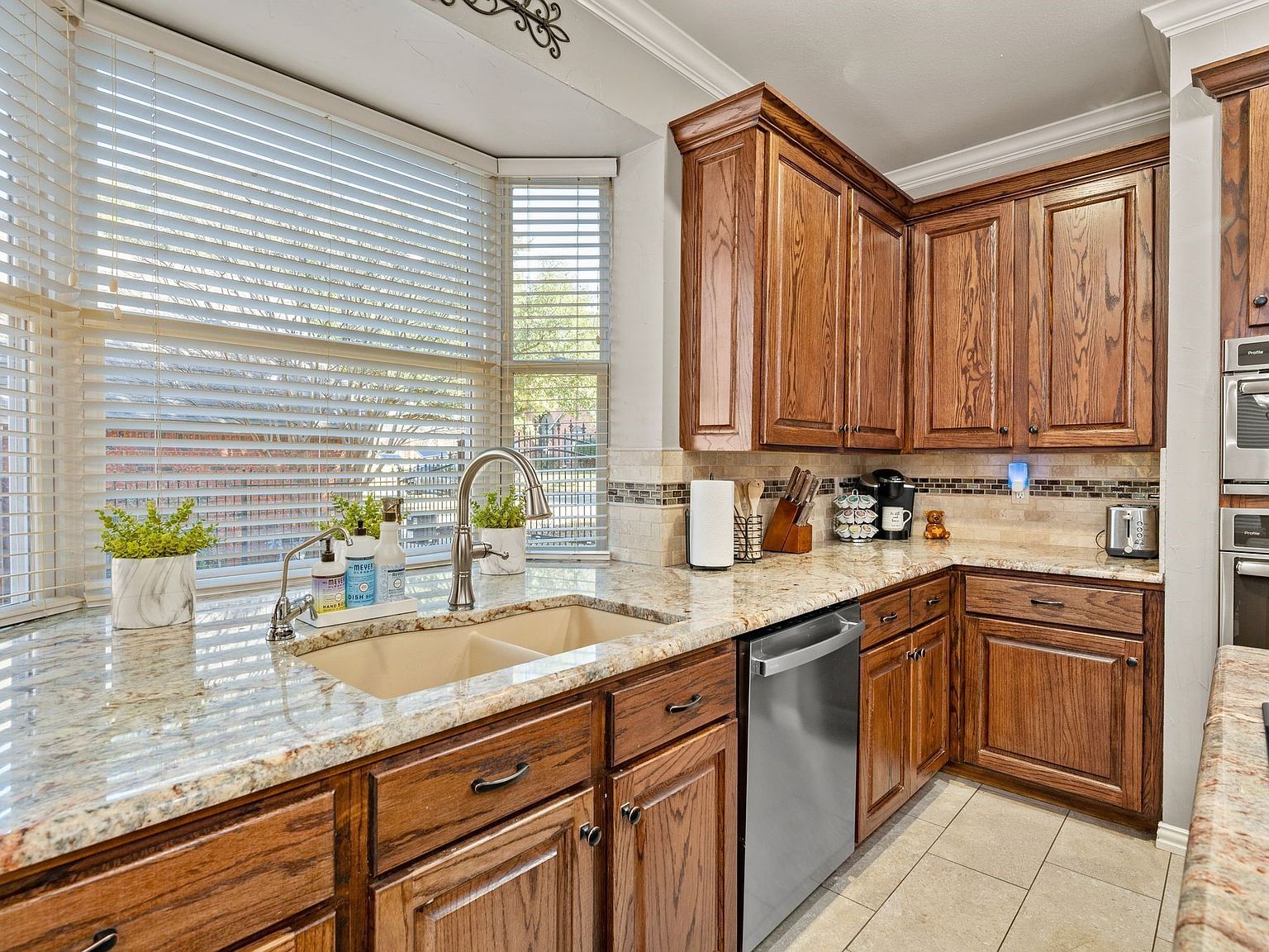 1093 Woodbriar Dr Grapevine, TX 76051 | Single Family