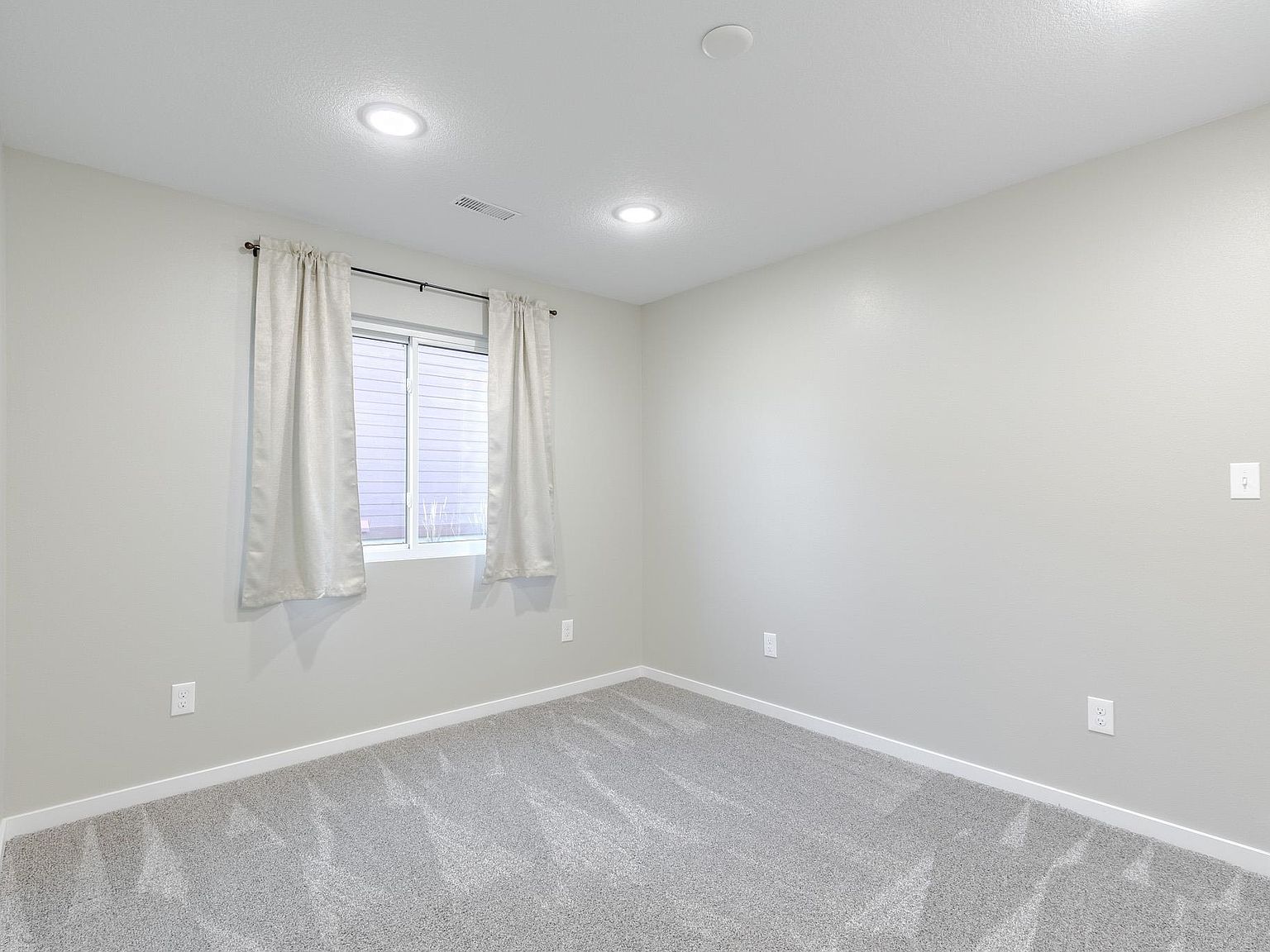 1004 Clayton St Lake Park, IA 51347  | Single Family