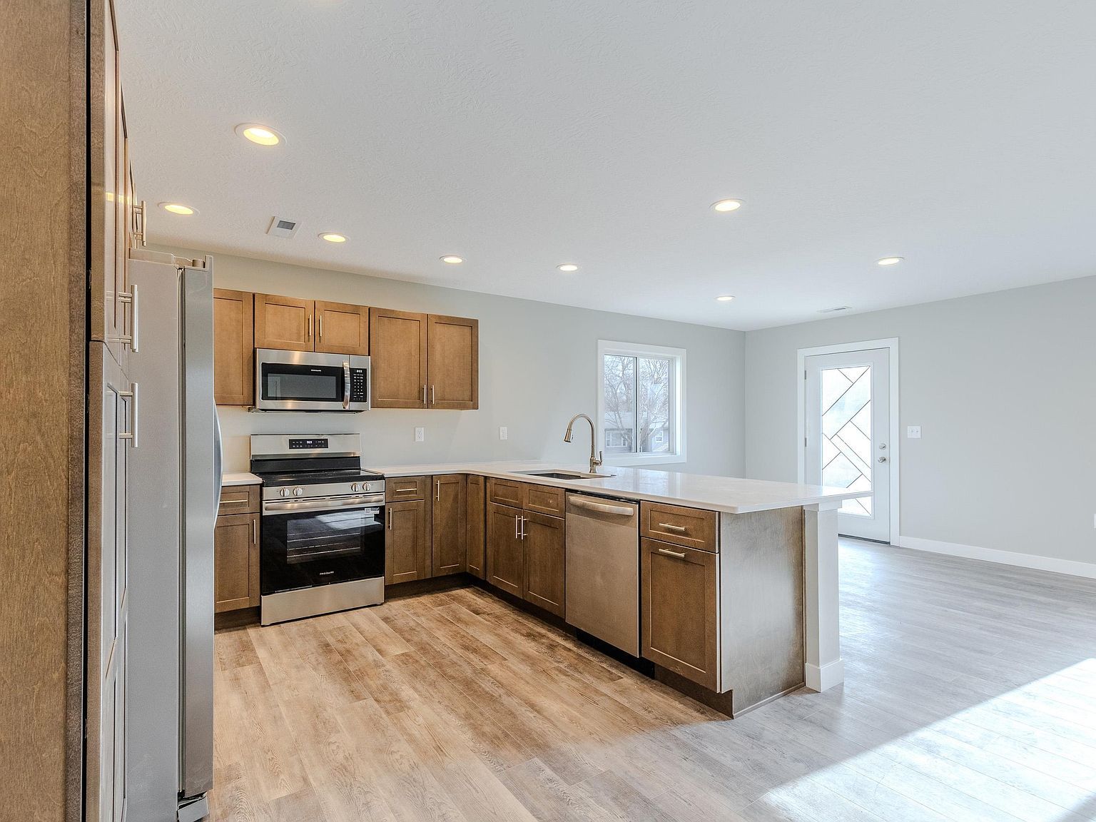 306 W 1st St Lake Park, IA 51347  | Multi Family