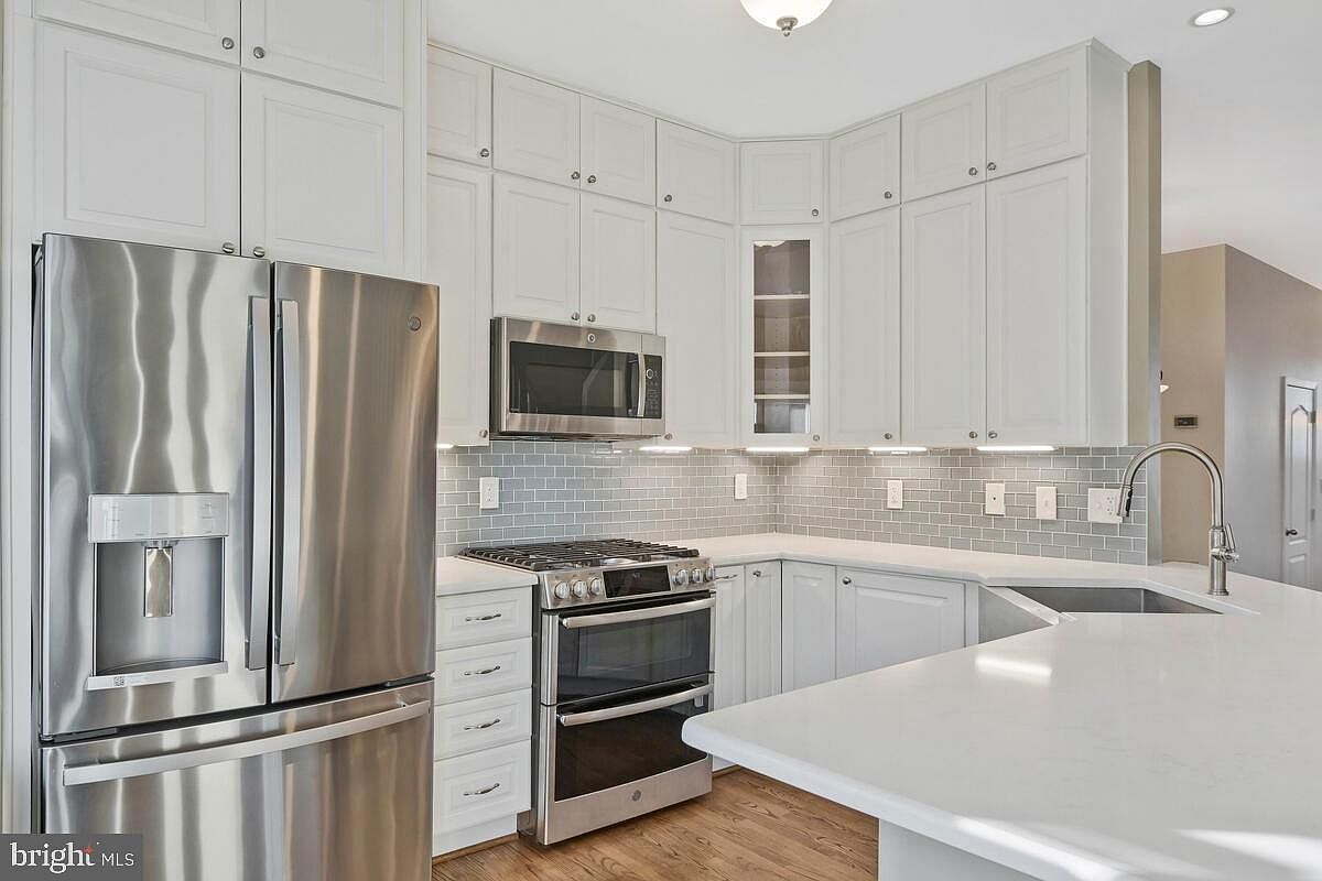 12025 Edgemere Cir Reston, VA 20190 | New build