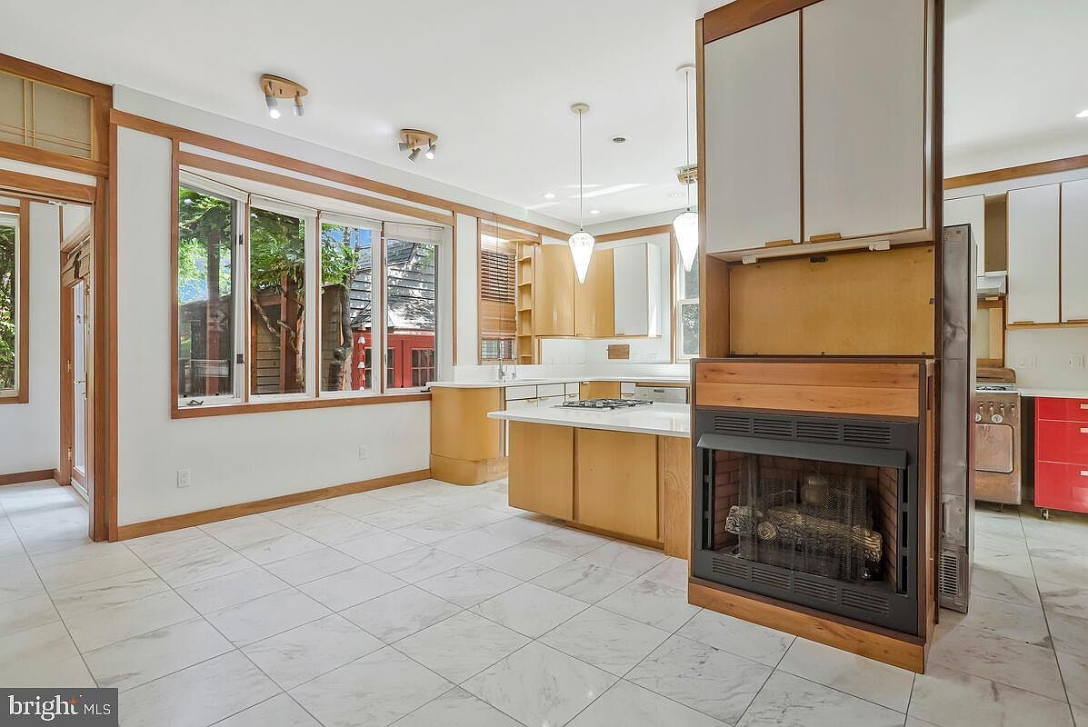 997 N Sycamore St Falls Church, VA 22046 | Single Family