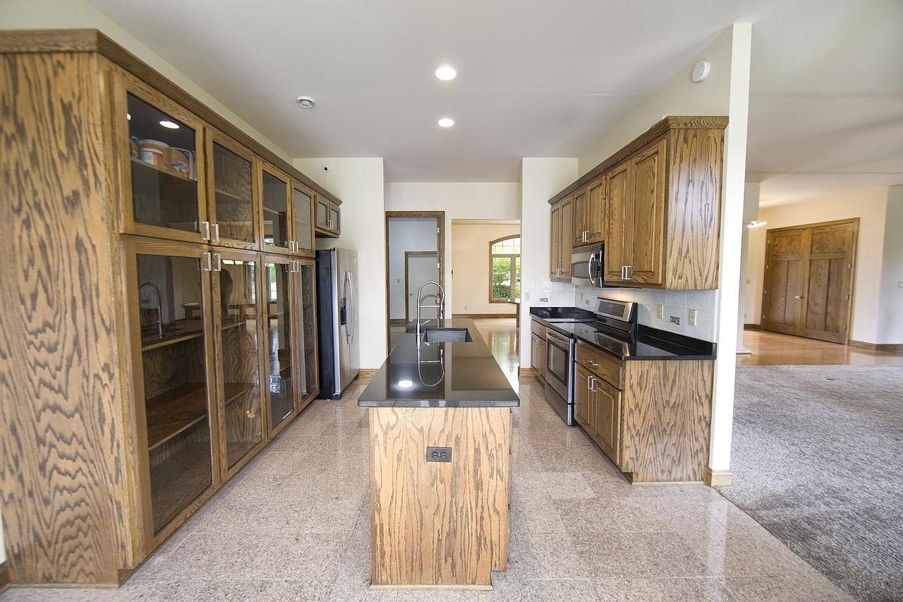 4707 W Jenna Ct Franklin, WI 53132  | Single Family