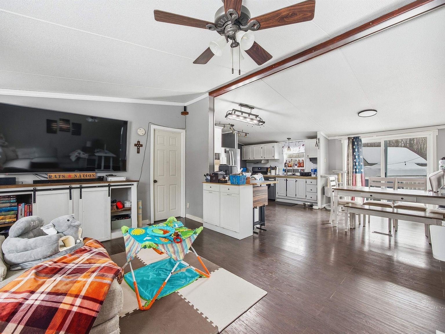 35 N River Rd Epping, NH 03042  | Single Family