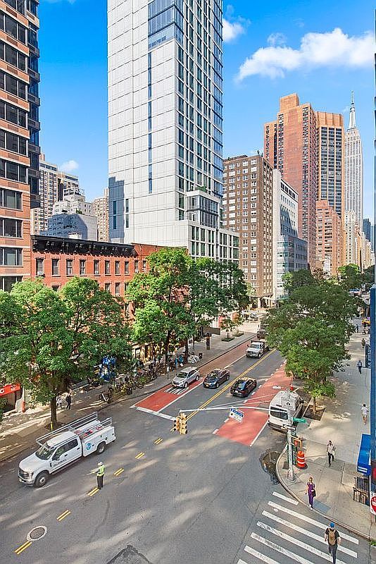 225 E 34th St APT 5E New York, NY 10016  | Condominium