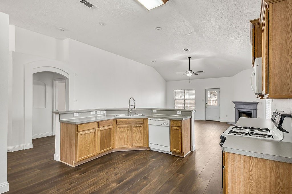 744 Oriole Dr Saginaw, TX 76131  | Single Family