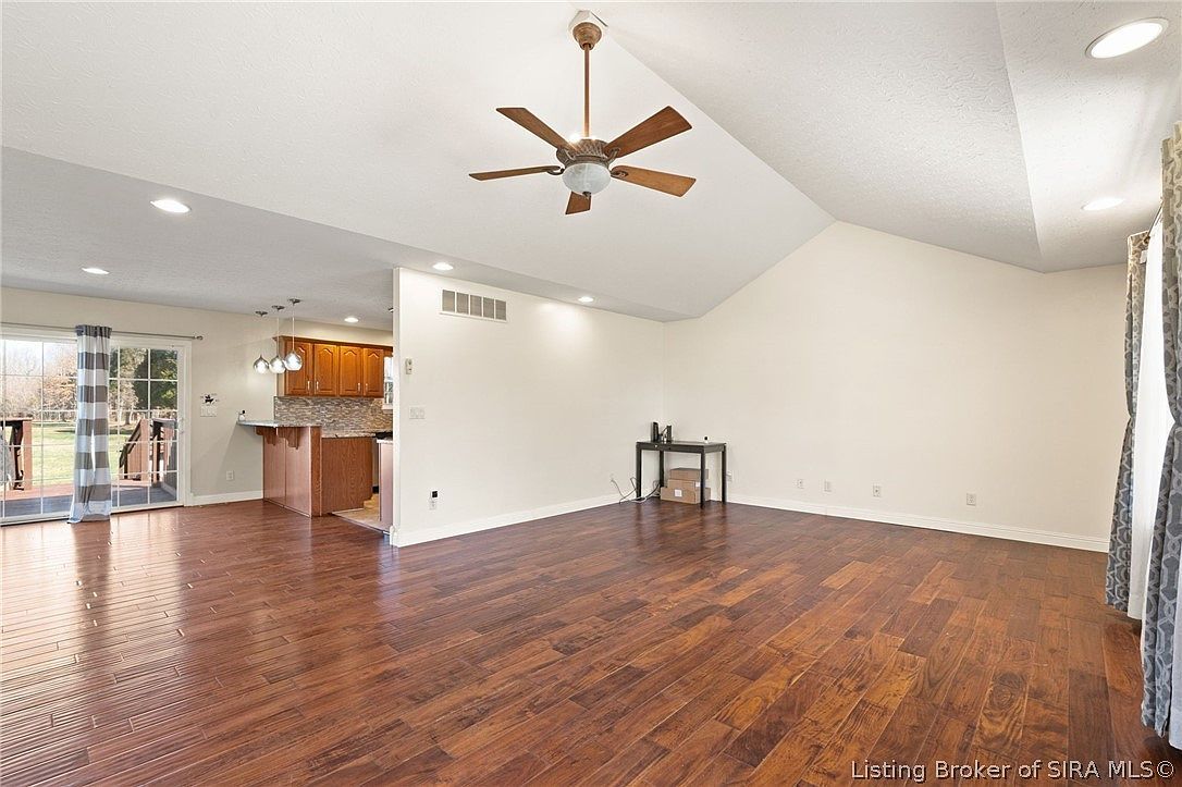 3279 E Lovers Ln Scottsburg, IN 47170 | Single Family