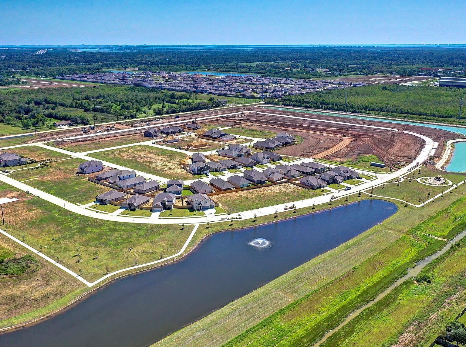 680 Woodhaven Lakes Dr La Marque, TX 77568  | Single Family