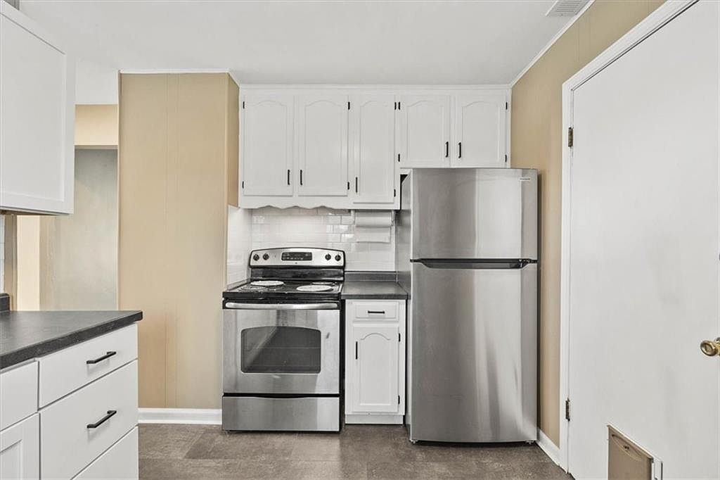 2319 S Cedar Ave Independence, MO 64052  | Single Family