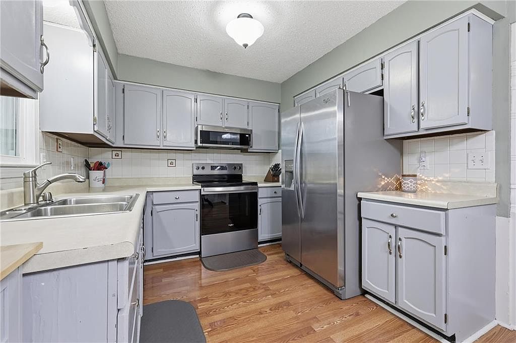 8001 Bel Ray Dr Belton, MO 64012 | Single Family