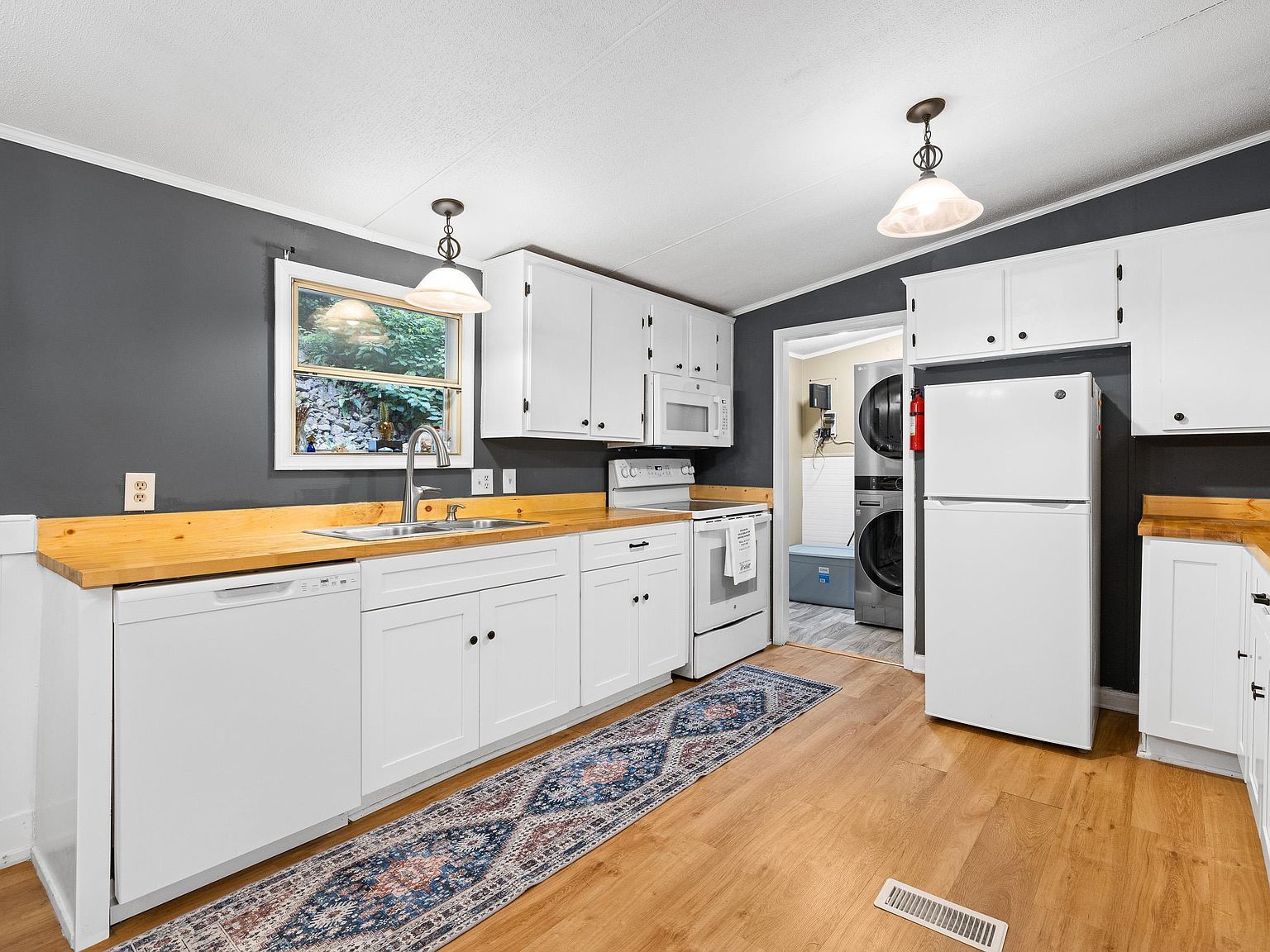 3141 Beech Grove Rd Roseland, VA 22967 | Single Family