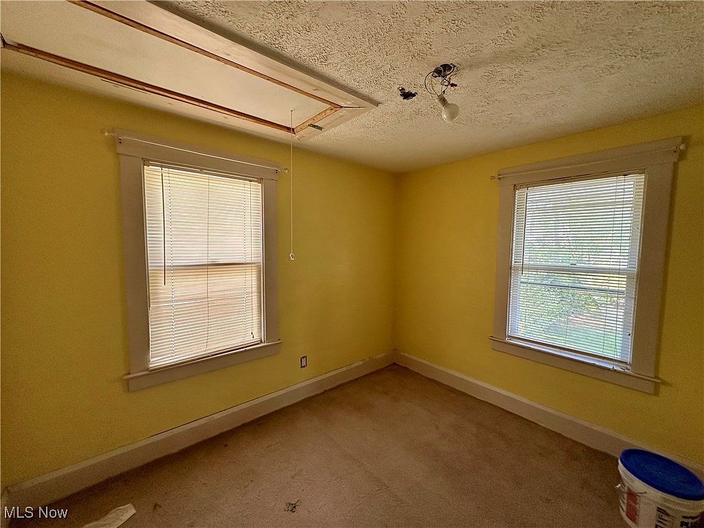 328 Oak Knoll Ave Newton Falls, OH 44444  | Single Family