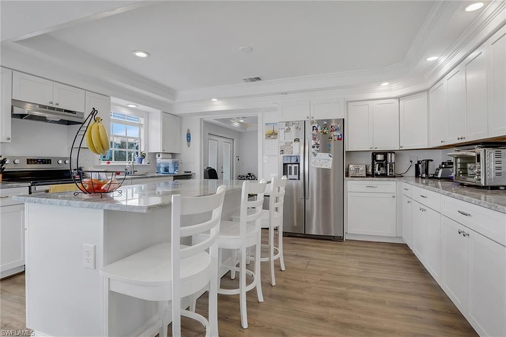 245 Bahia Via Fort Myers Beach, FL 33931 | Single Family