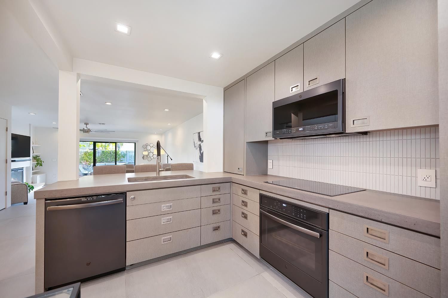 2840 Sherwood Ave APT A Modesto, CA 95350 | Condominium